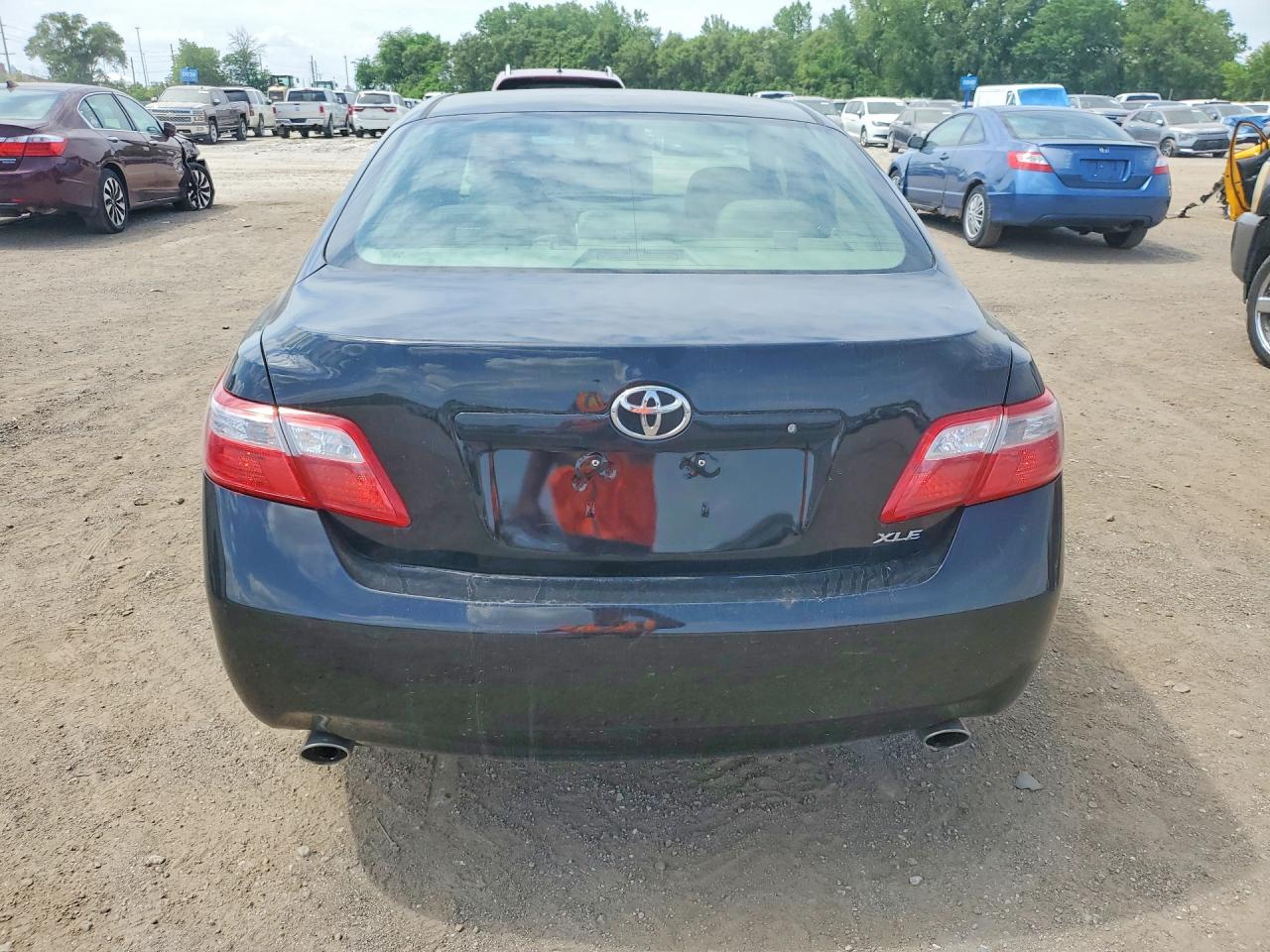 Toyota Camry Xle V6
