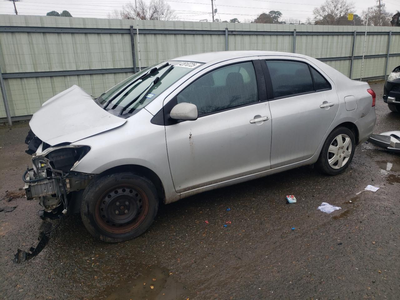 Salvage Toyota Yaris Image