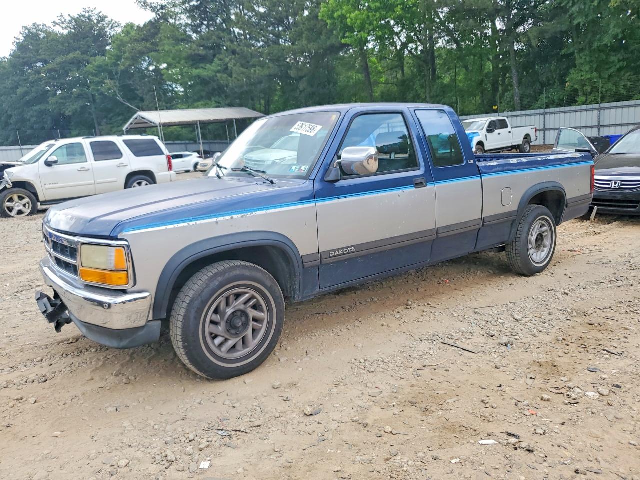 Salvage Dodge Dakota Image