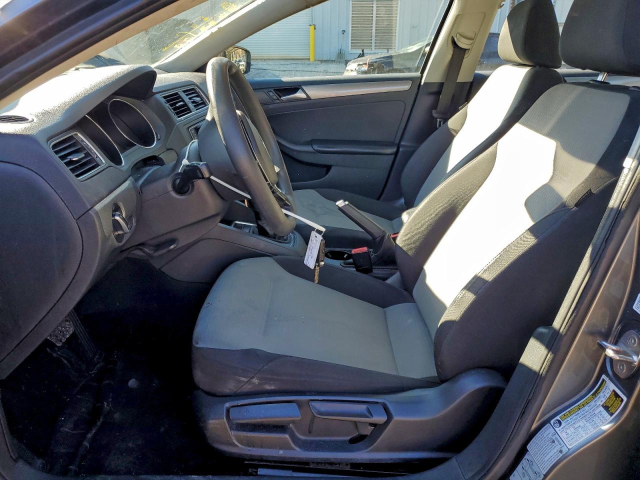 Volkswagen Jetta S