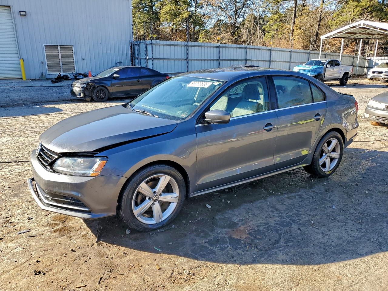 Salvage Volkswagen Jetta Image
