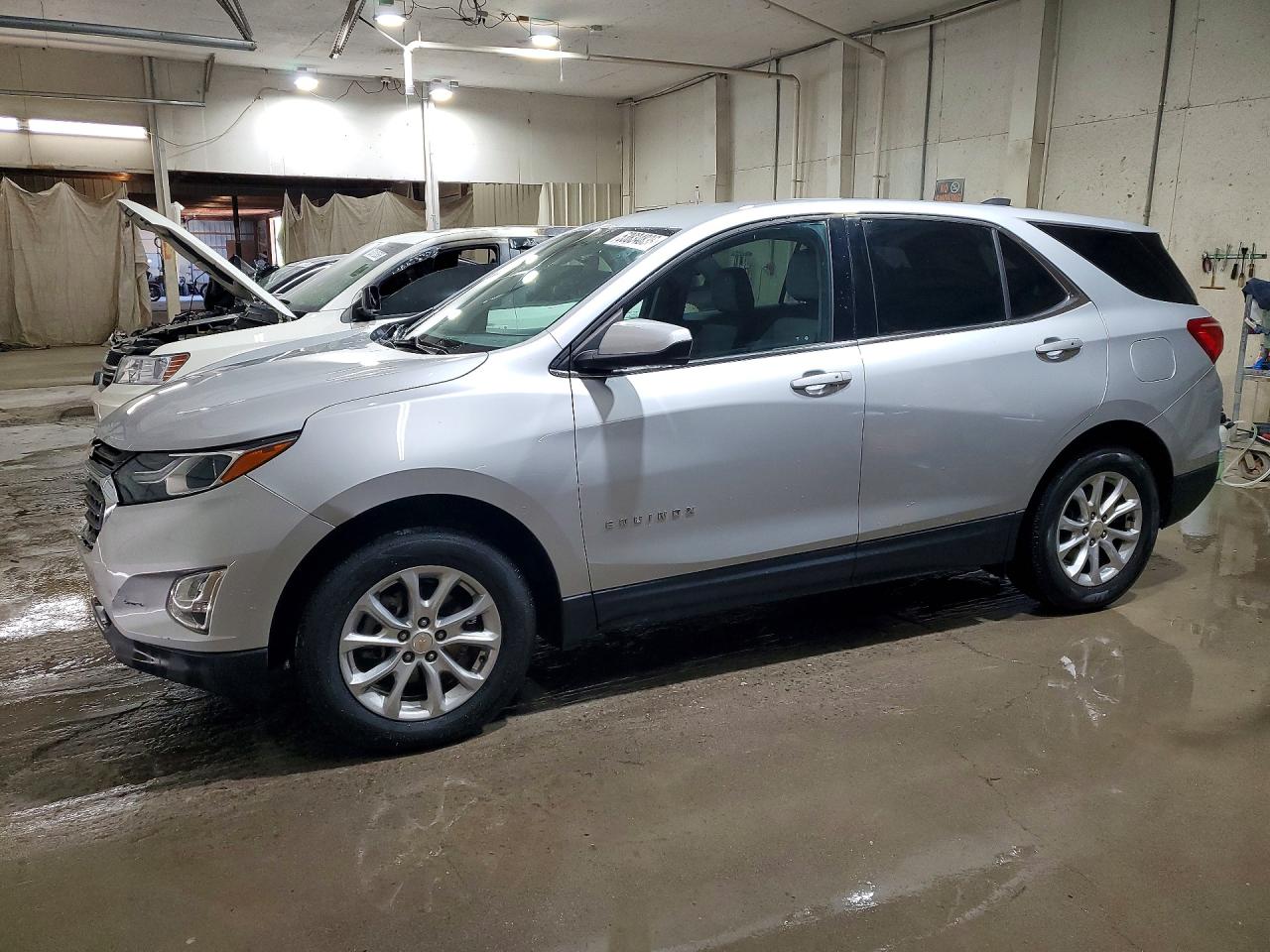 Salvage Chevrolet Equinox Image