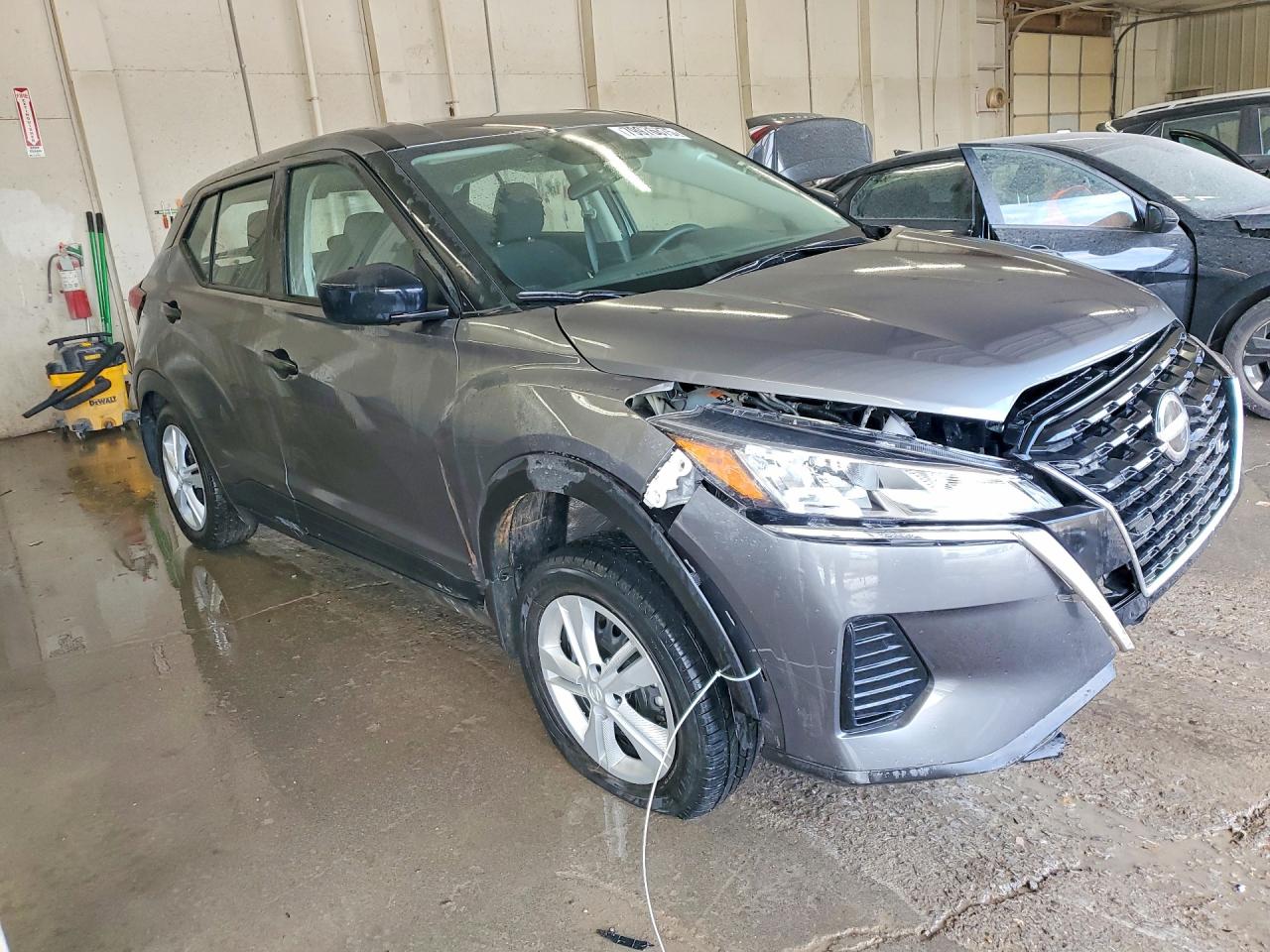 Nissan Kicks S