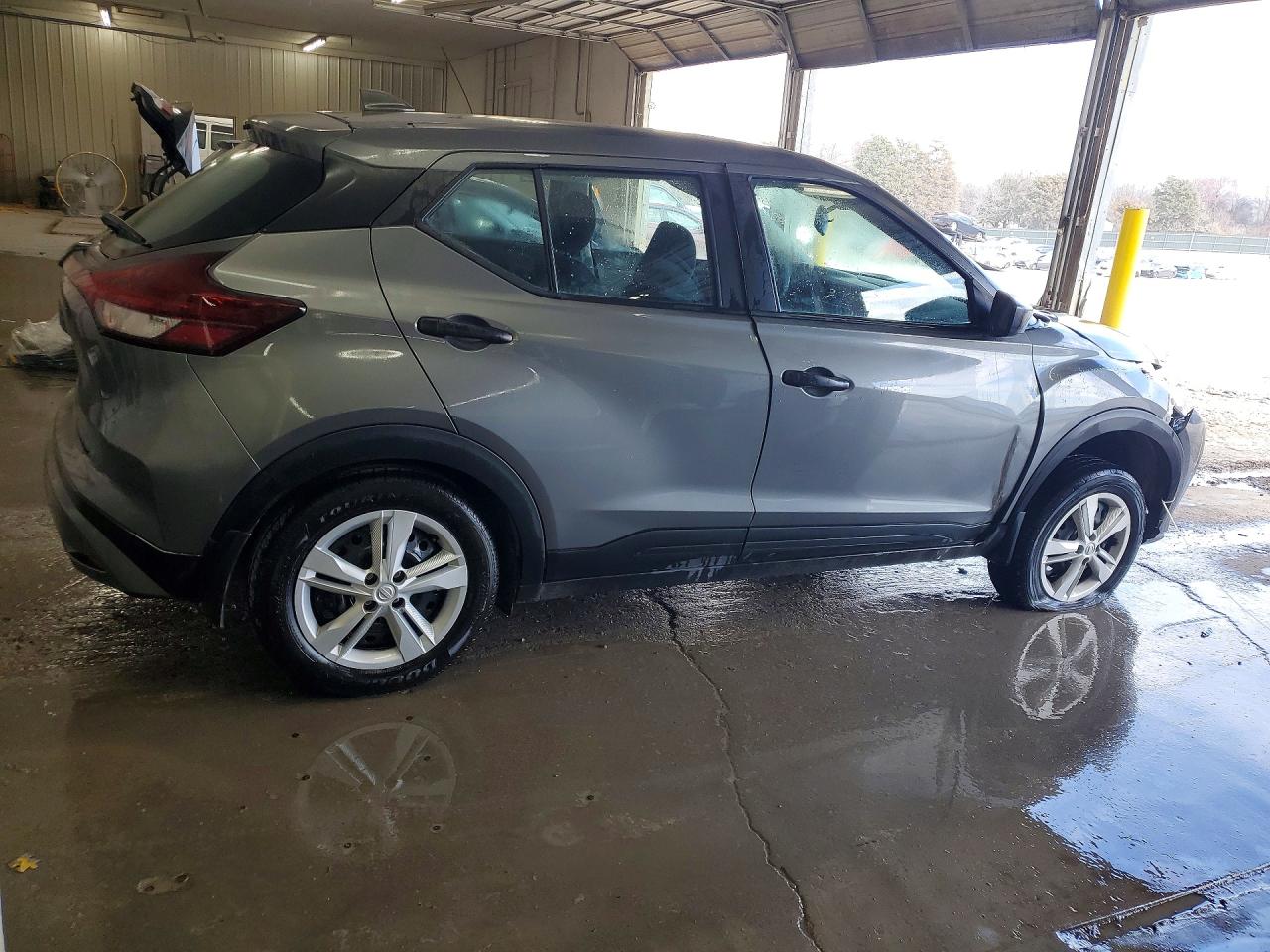 Nissan Kicks S