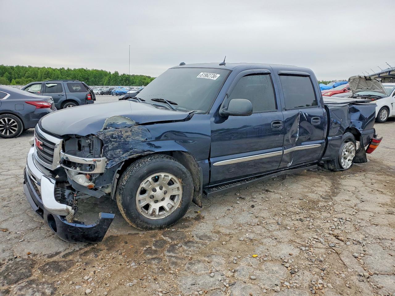 Salvage GMC Sierra Image