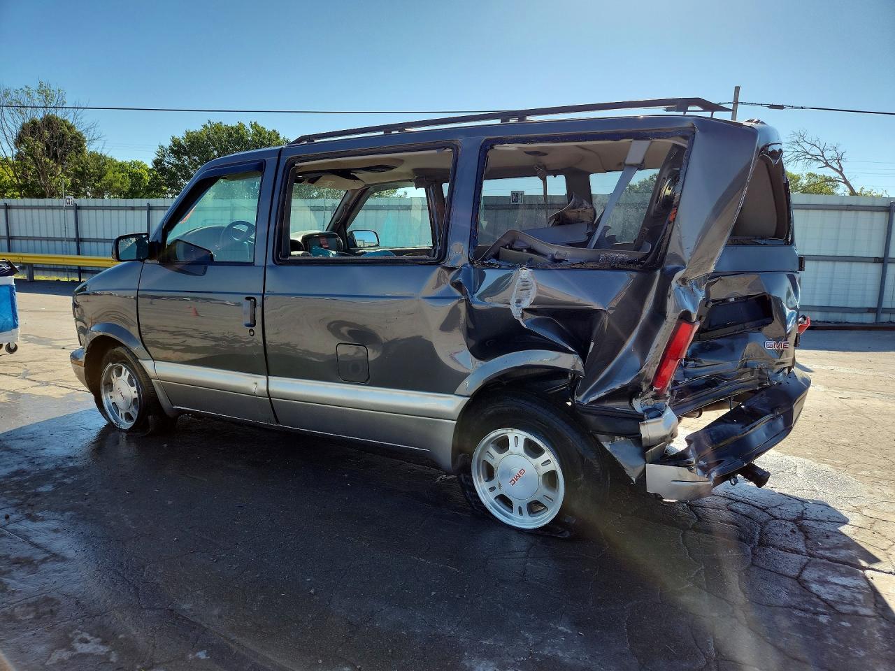 GMC Safari Xt