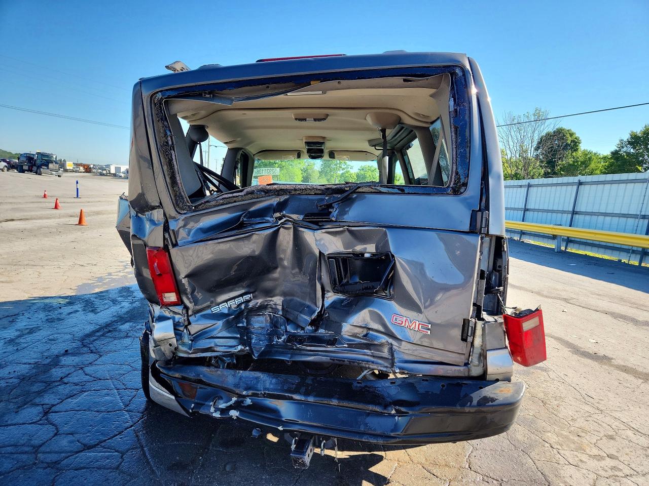 GMC Safari Xt