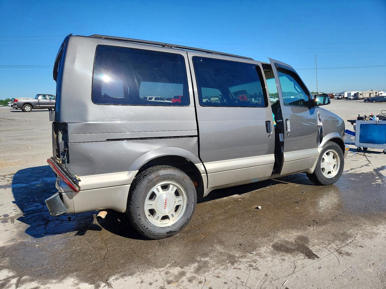 GMC Safari Xt