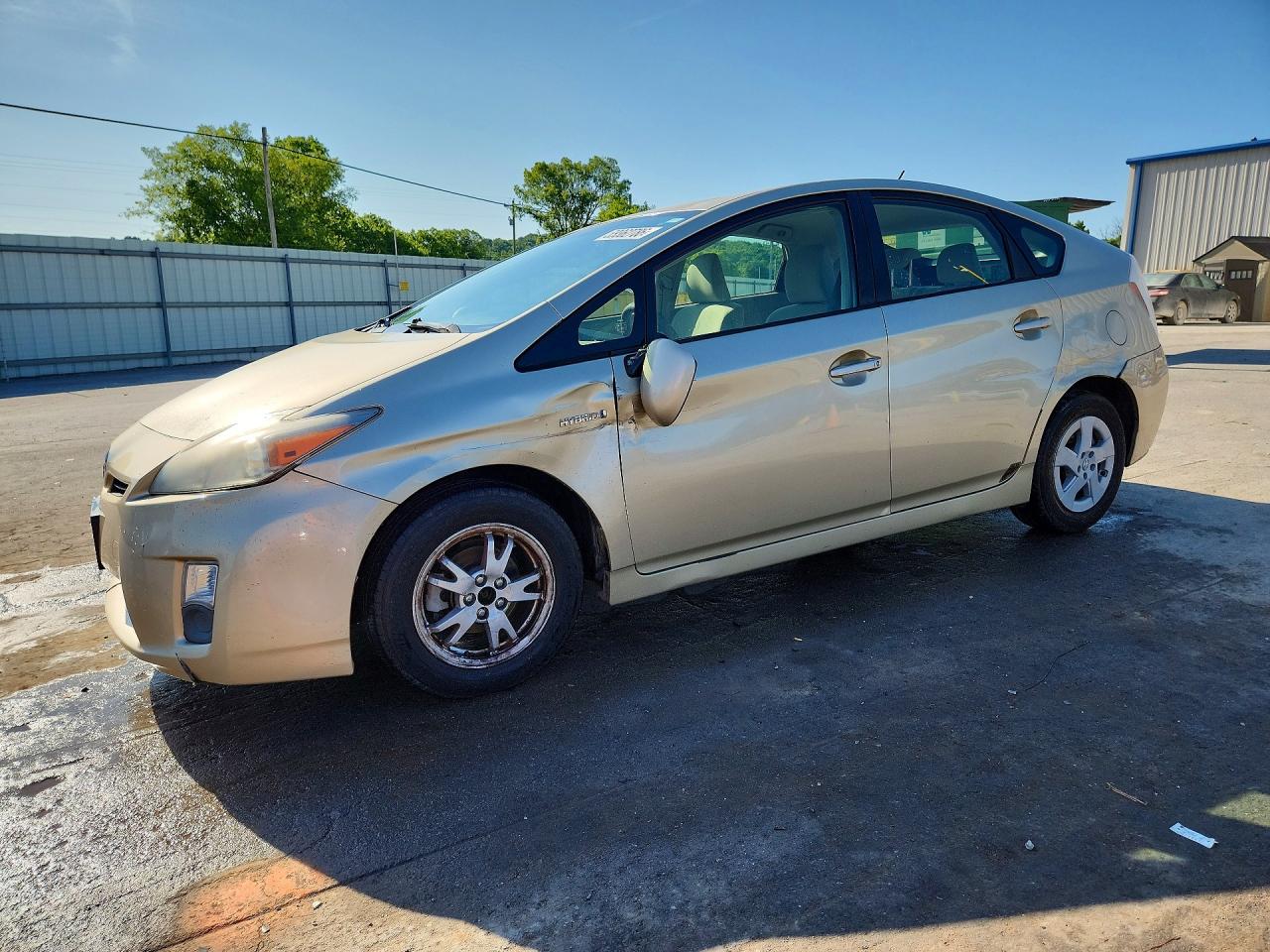 Salvage Toyota Prius Image