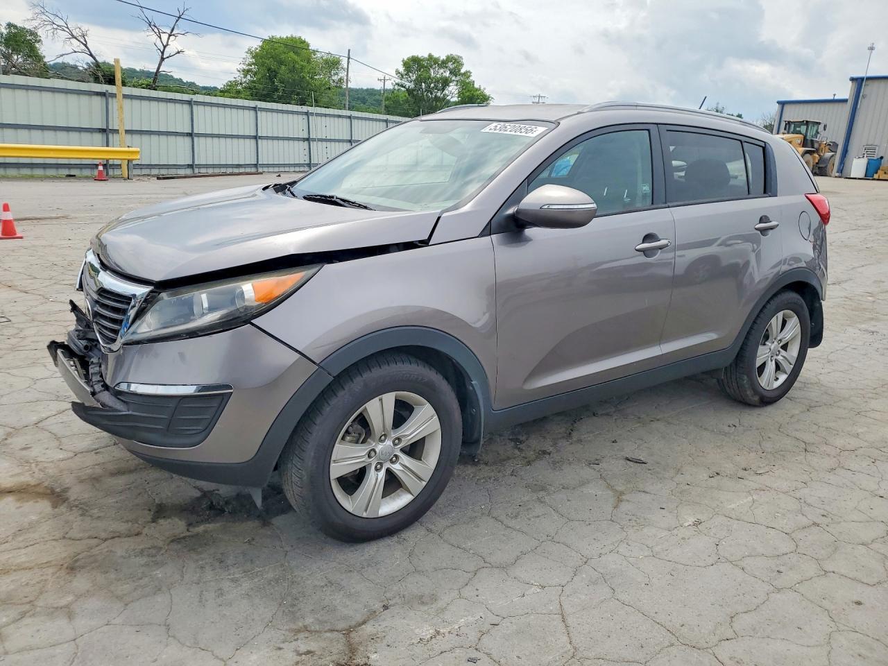 Salvage Kia Sportage Image