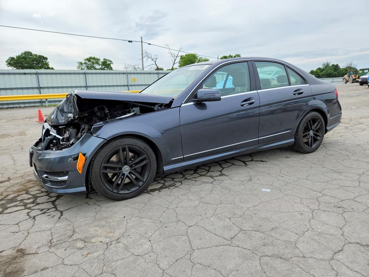 Salvage Mercedes-Benz C-Class Image