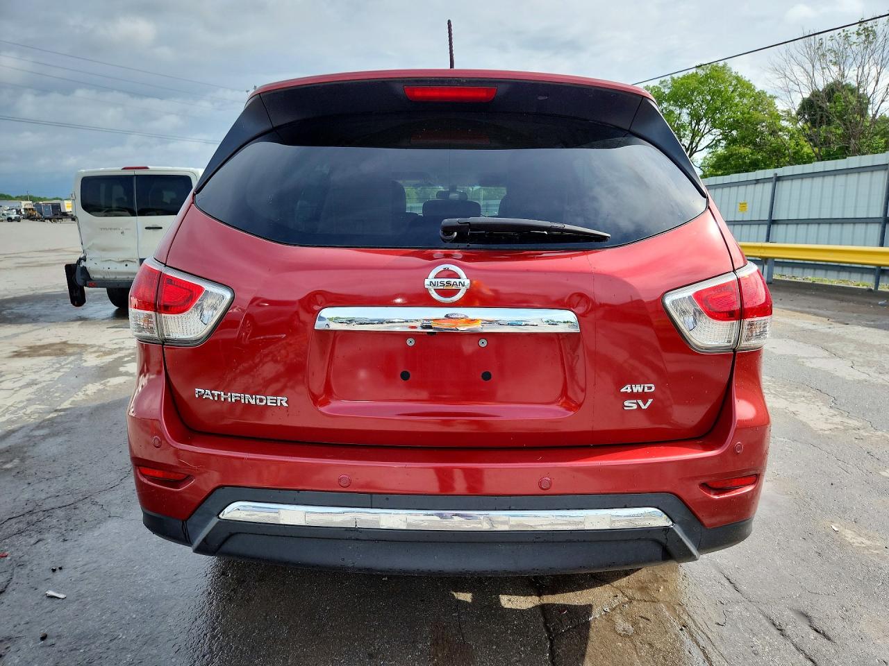 Nissan Pathfinder S