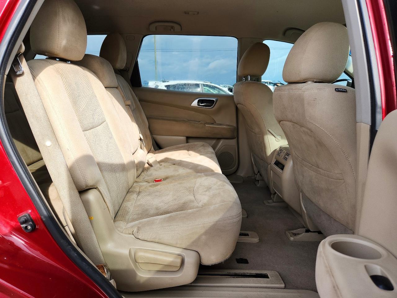 Nissan Pathfinder S