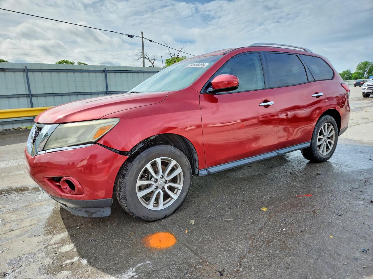 Salvage Nissan Pathfinder Image