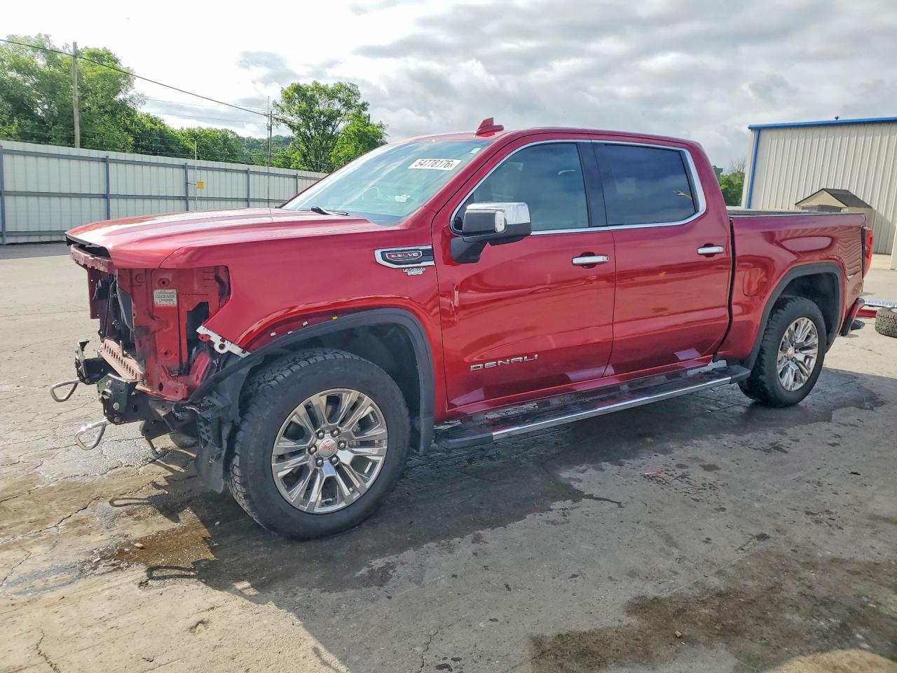 Salvage GMC Sierra Image