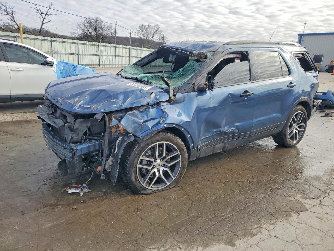 Salvage Ford Explorer Image