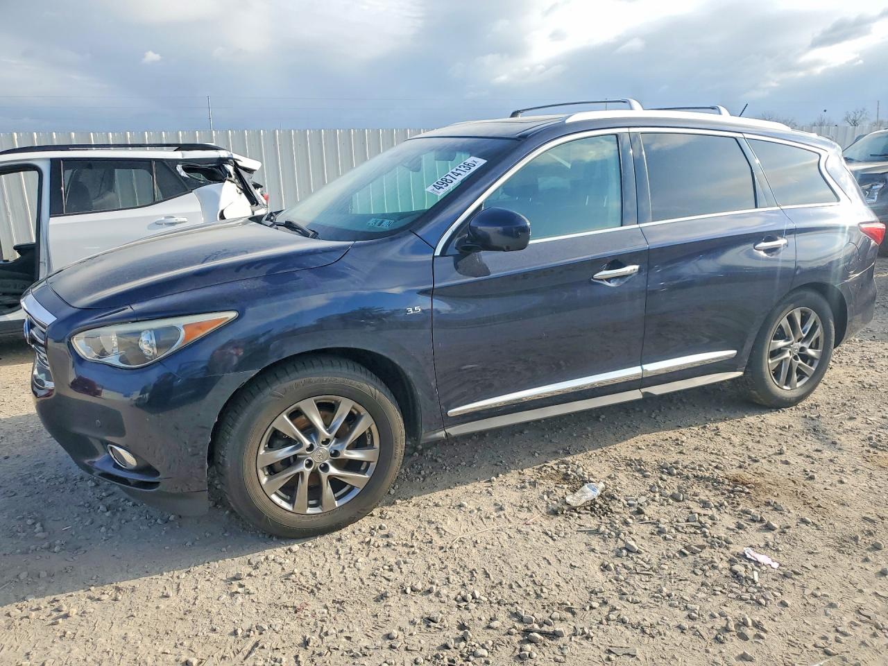 Salvage INFINITI Qx Image