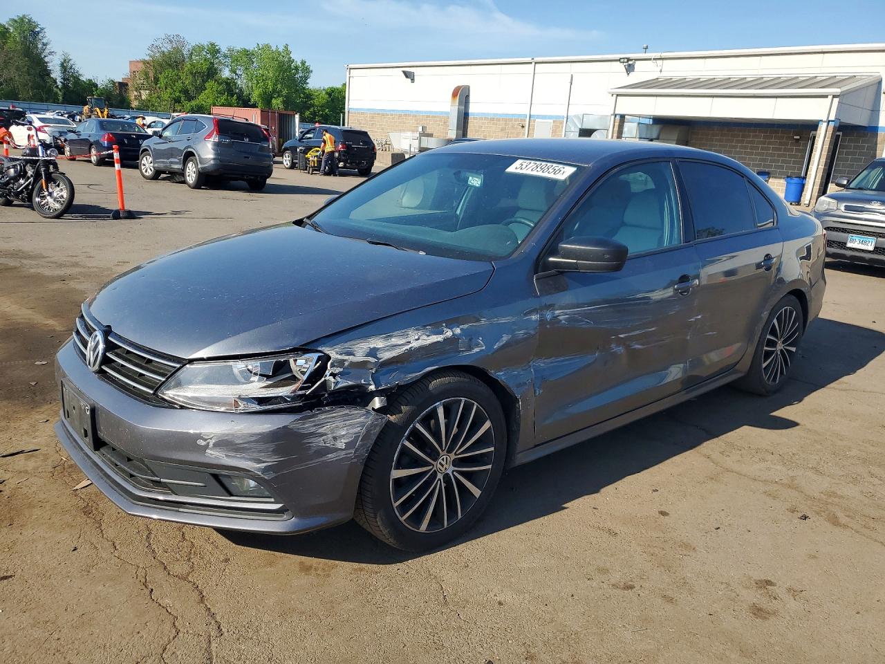 Salvage Volkswagen Jetta Image