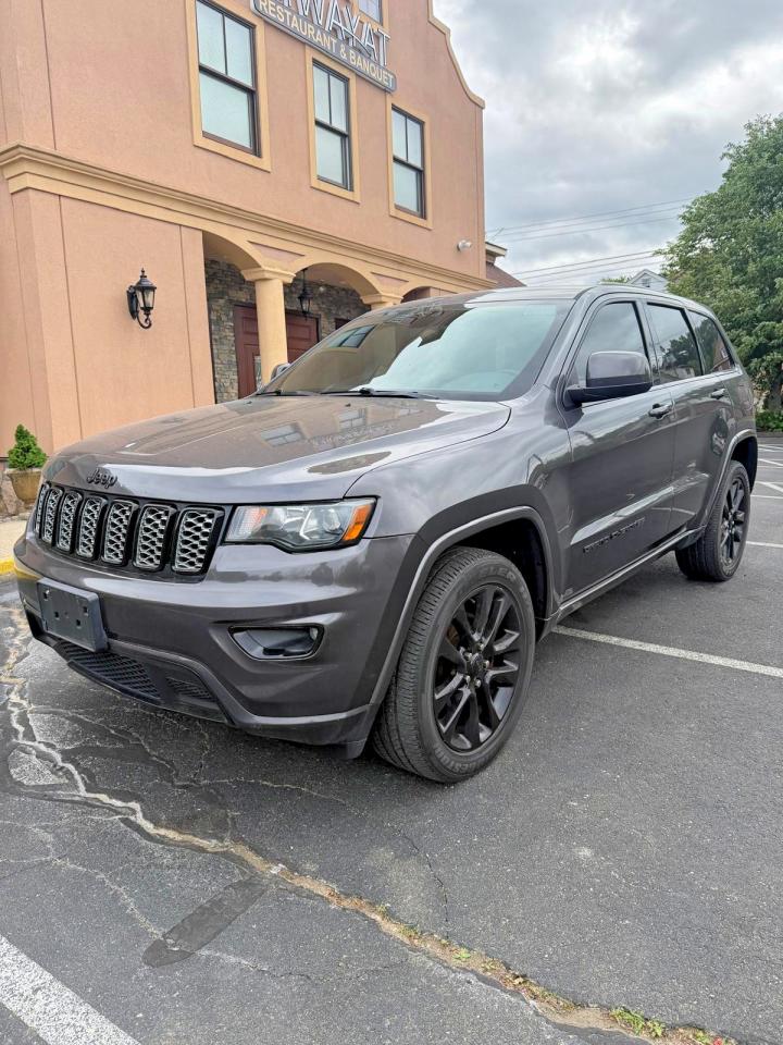 Salvage Jeep Cherokee Image