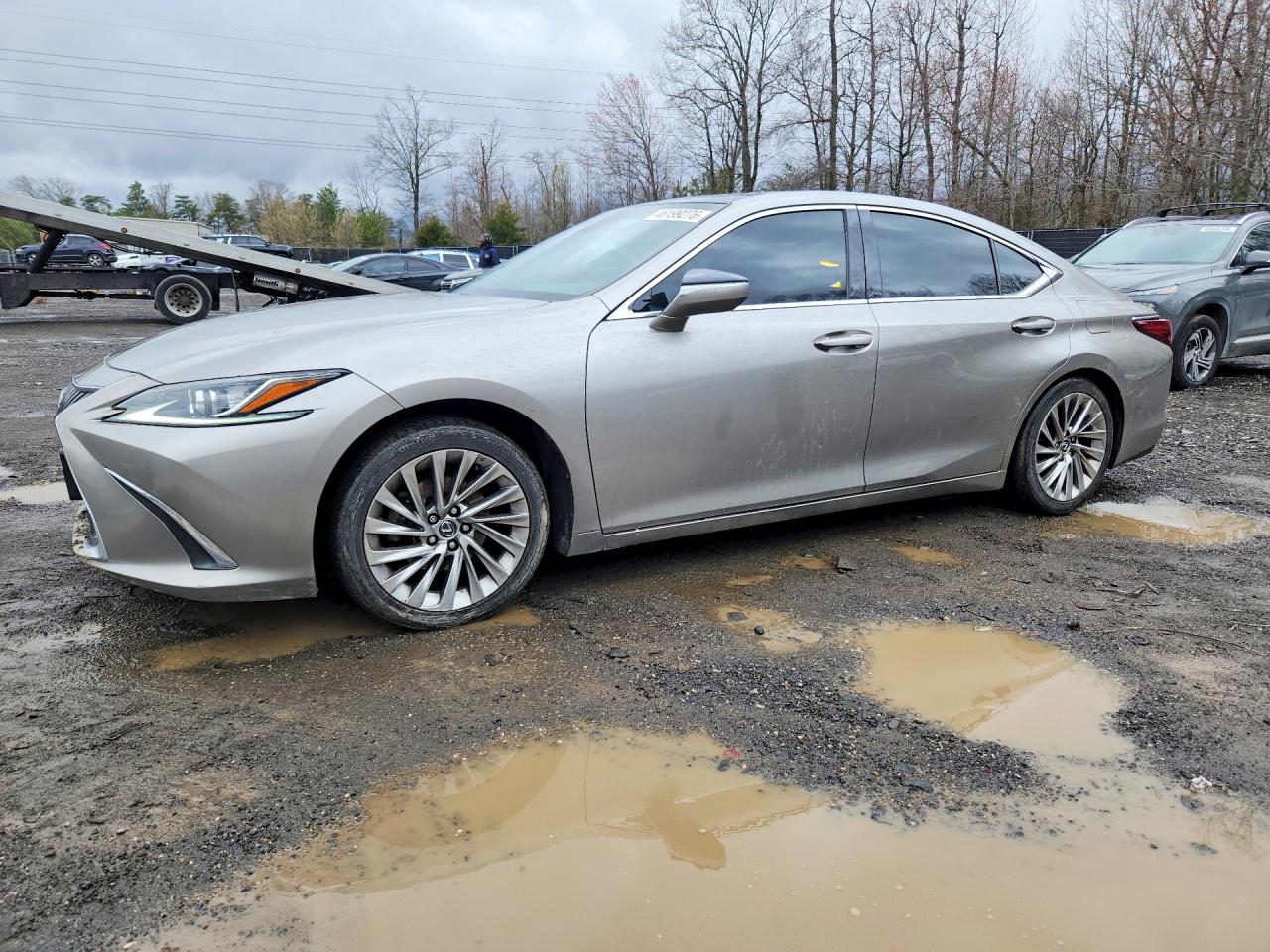 Salvage Lexus Es Image