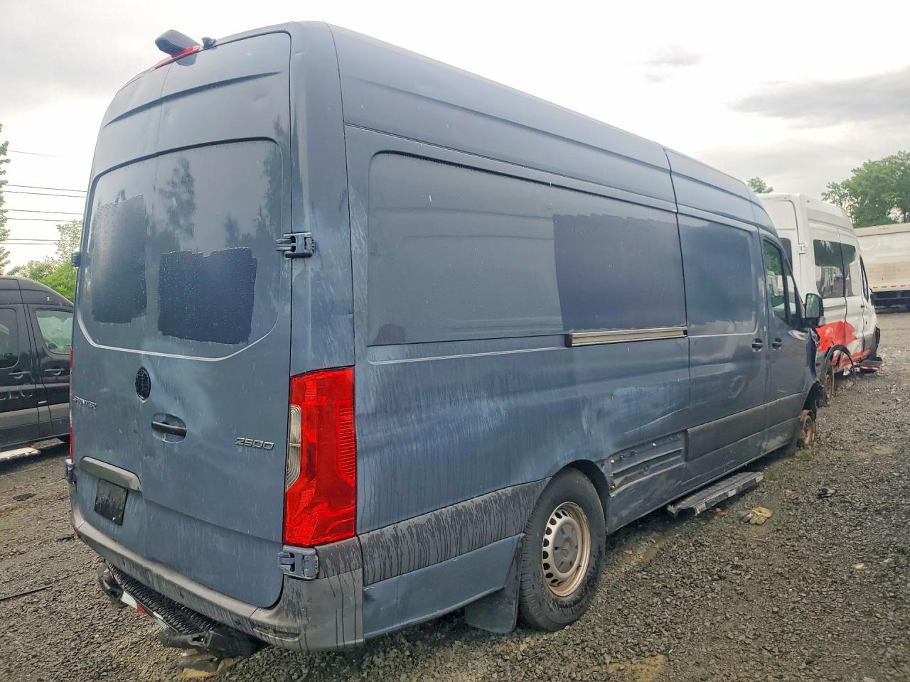 Mercedes-Benz Sprinter 2500