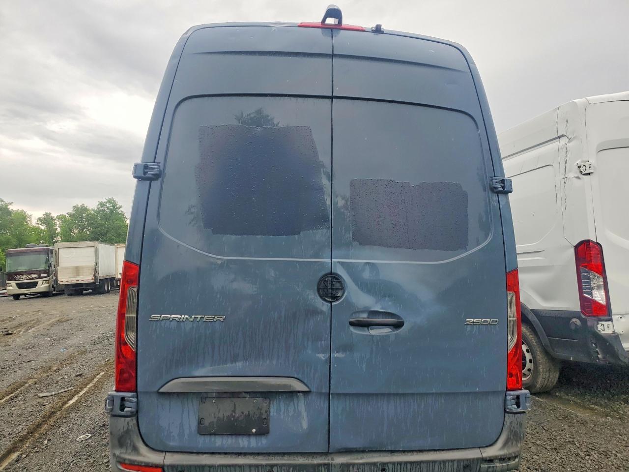 Mercedes-Benz Sprinter 2500