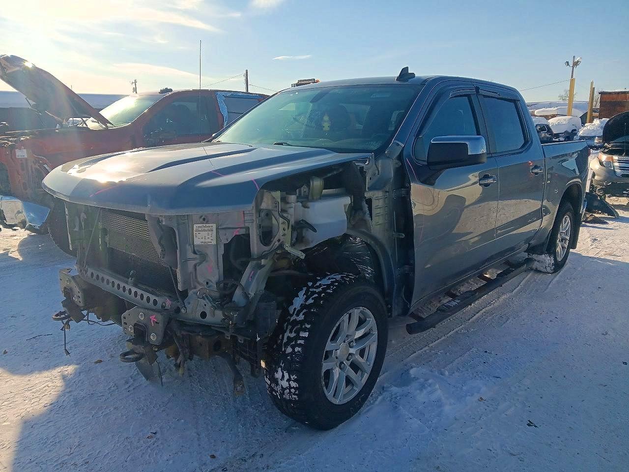 Salvage Chevrolet Silverado Image