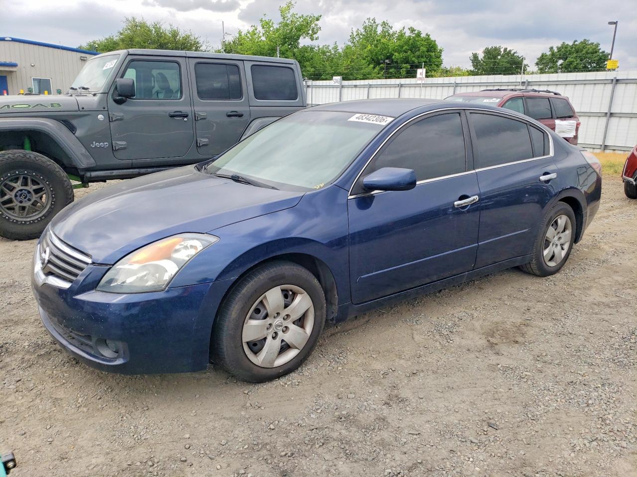 Salvage Nissan Altima Image
