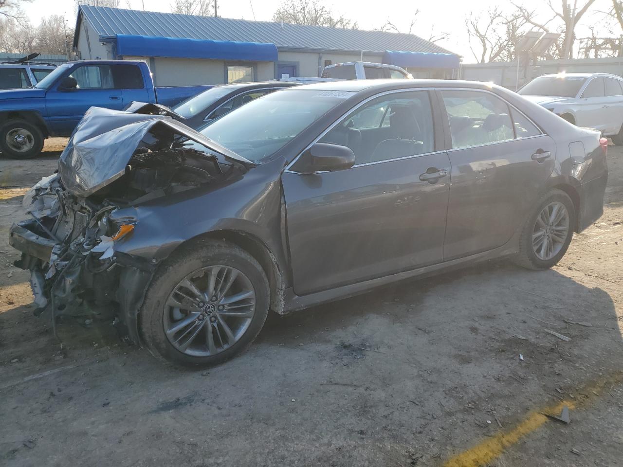 Salvage Toyota Camry Image