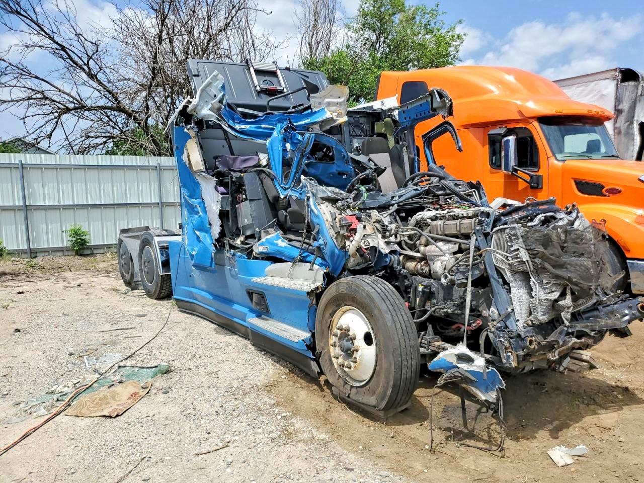 Freightliner Cascadia 126
