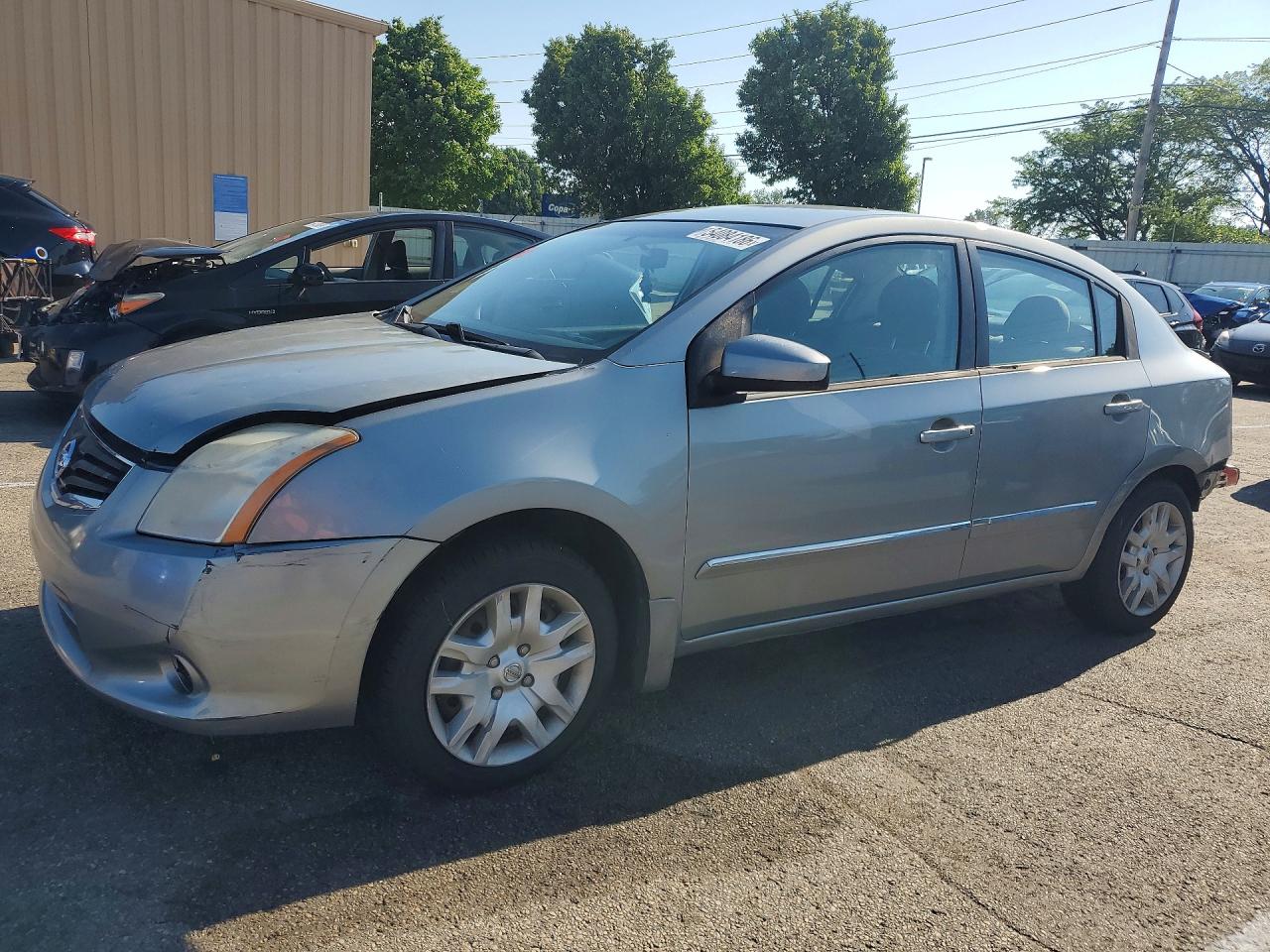 Salvage Nissan Sentra Image
