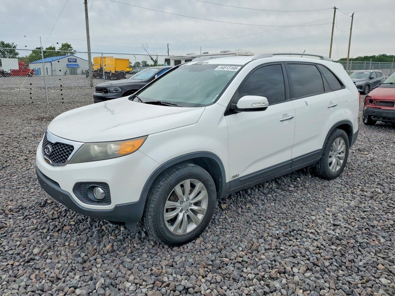 Salvage Kia Sorento Image