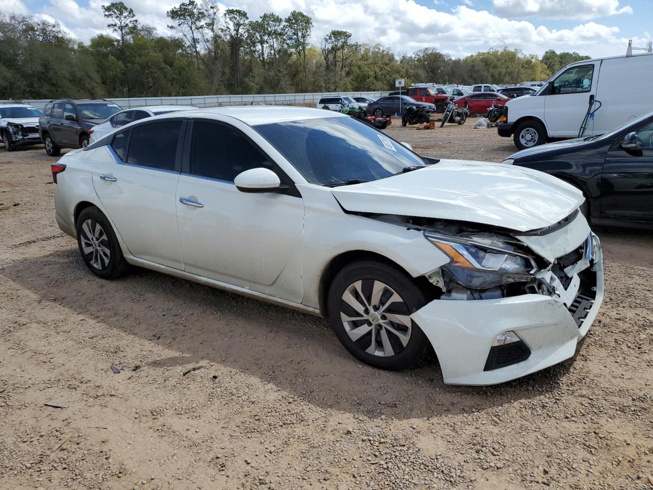 Nissan Altima S