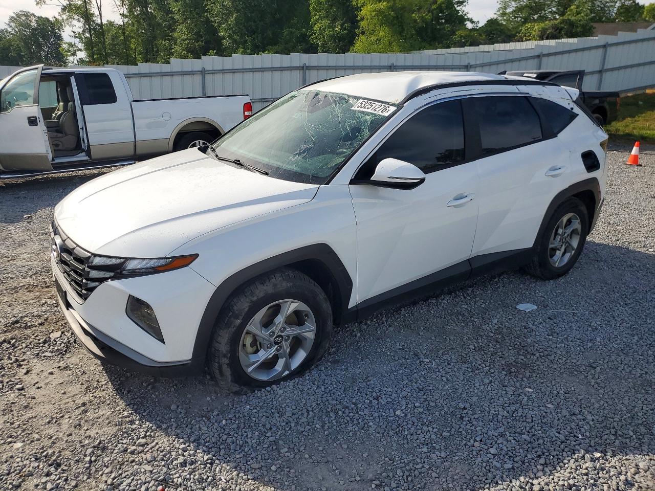 Salvage Hyundai TUCSON Image