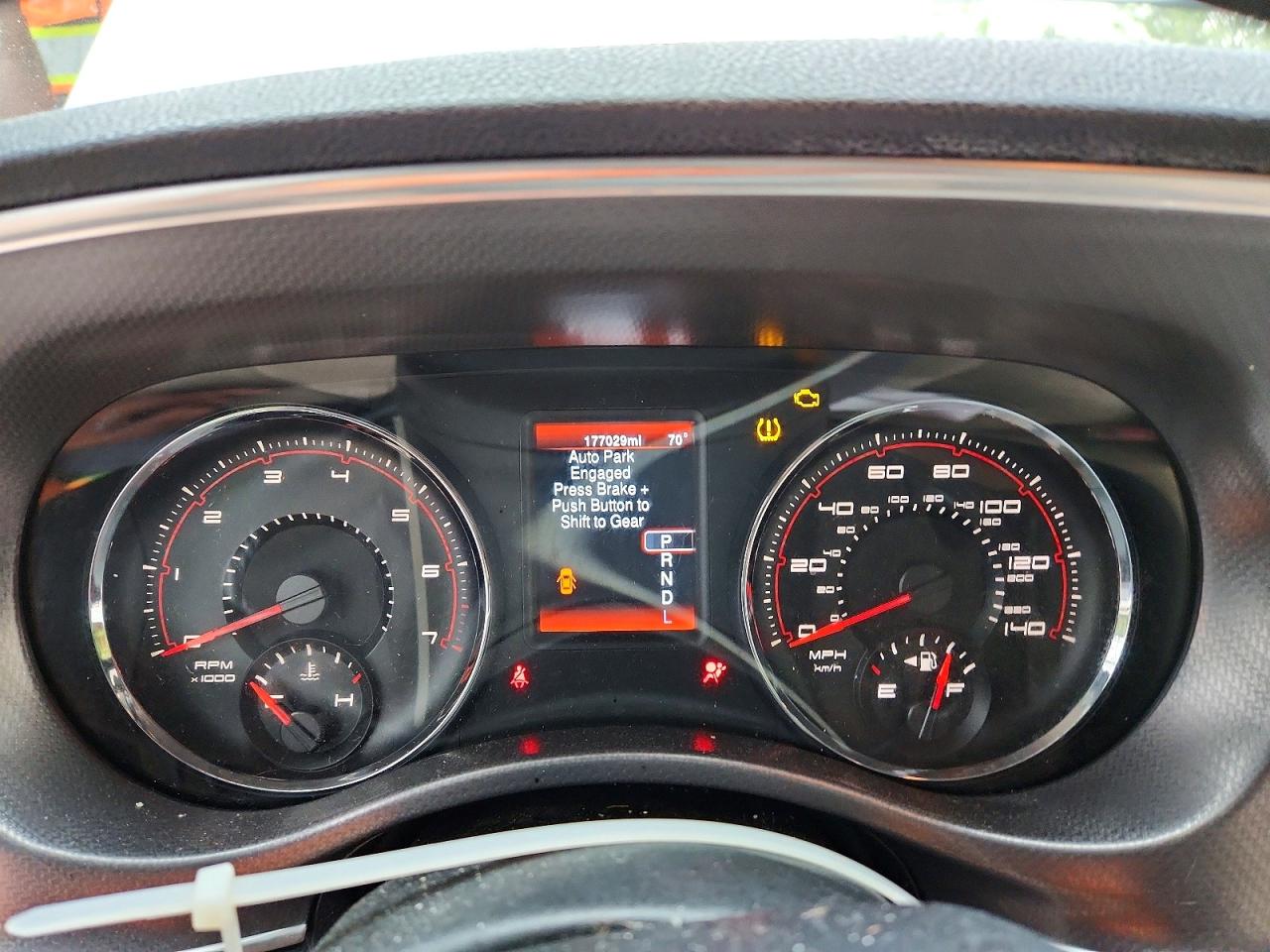 Dodge Charger Se
