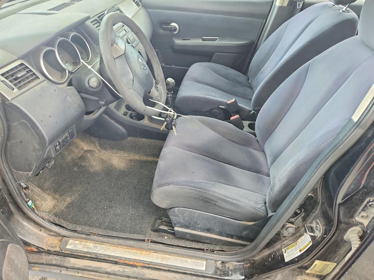 Nissan Versa 1.8 S