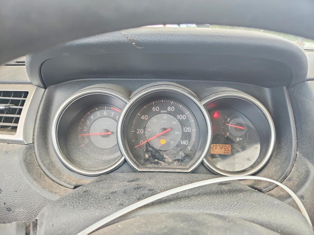Nissan Versa 1.8 S