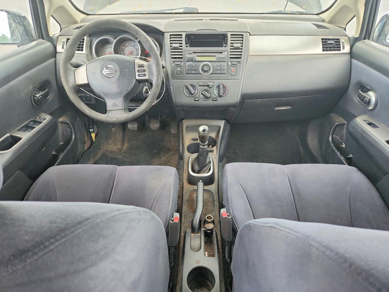 Nissan Versa 1.8 S