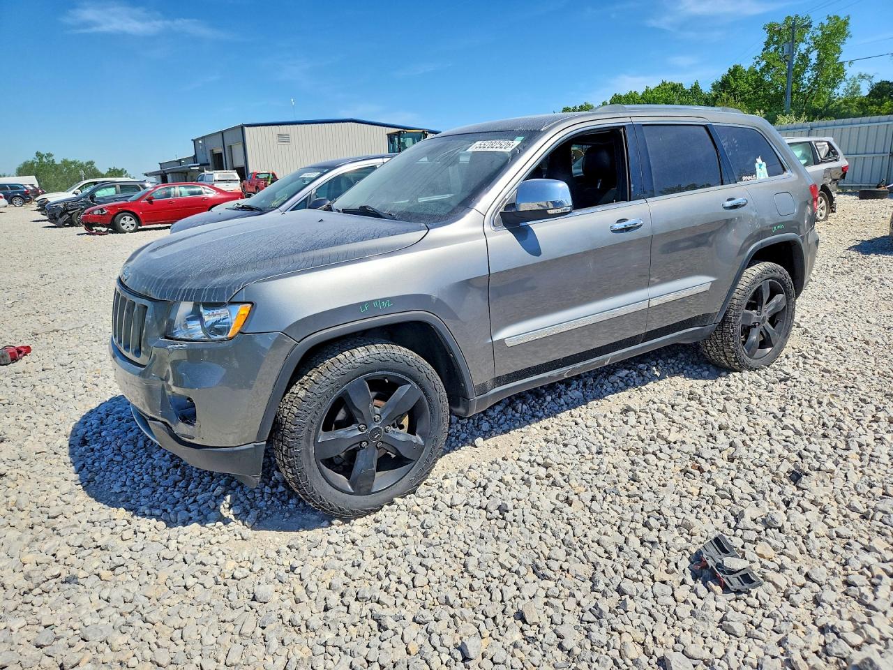 Salvage Jeep Cherokee Image
