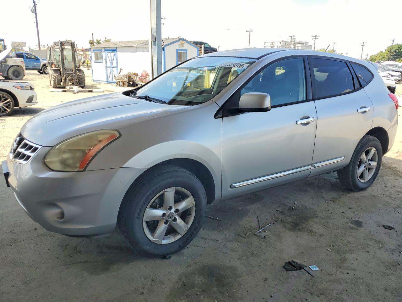 Salvage Nissan Rogue Image