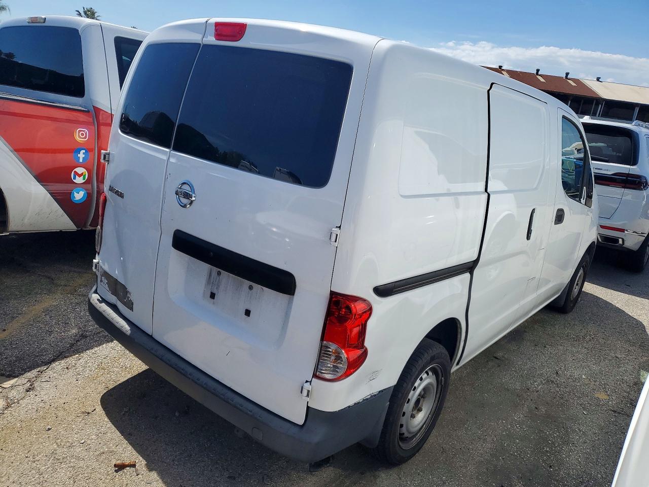 Nissan Nv