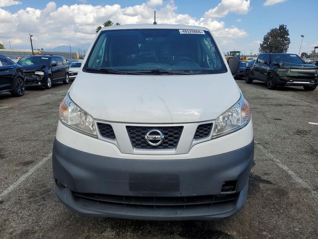 Nissan Nv
