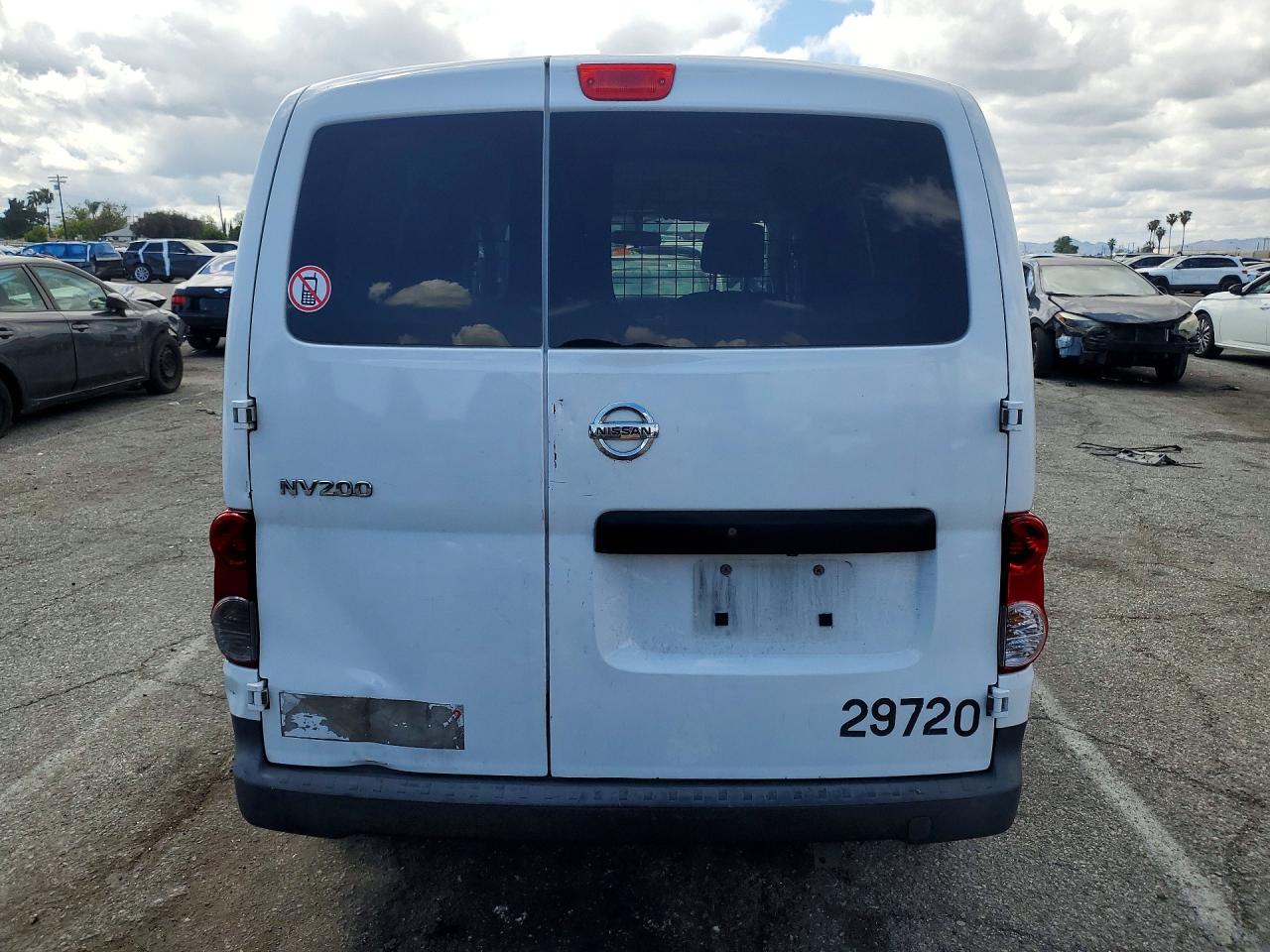 Nissan Nv
