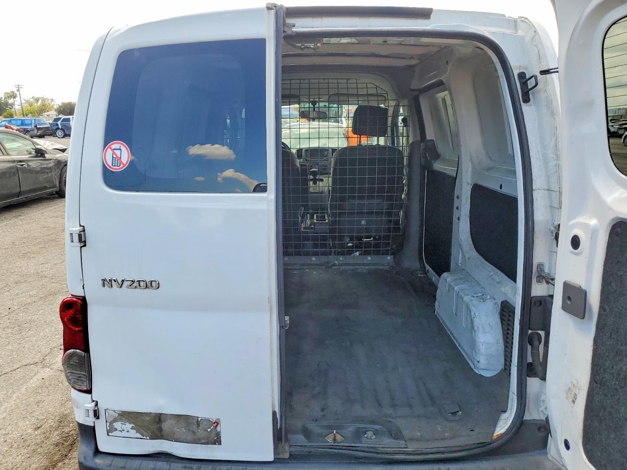 Nissan Nv