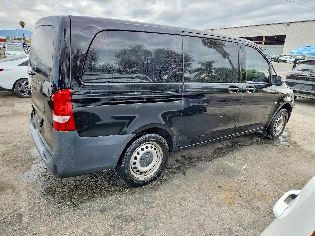 Mercedes-Benz Metris
