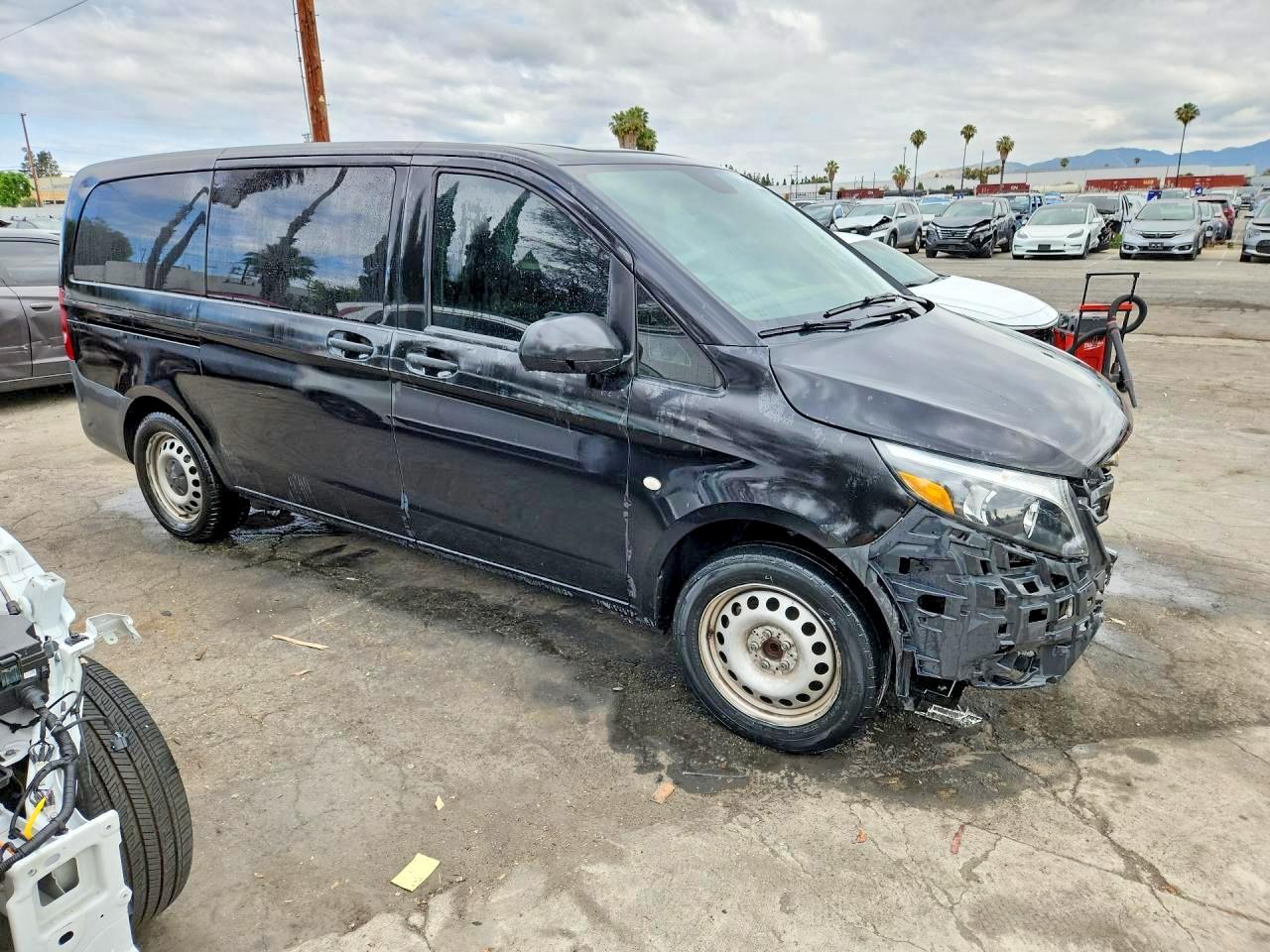 Mercedes-Benz Metris