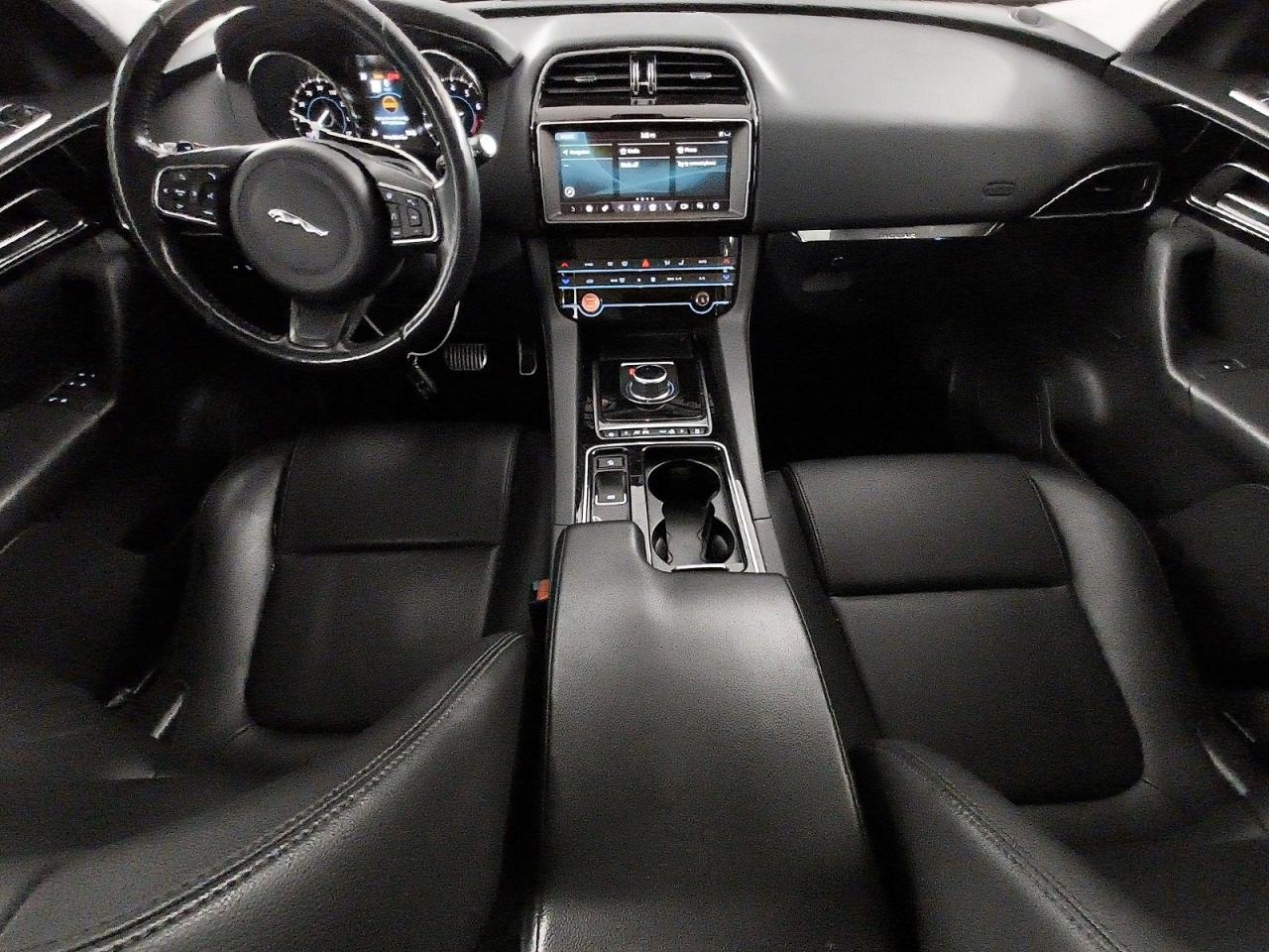Jaguar F-PACE Premium