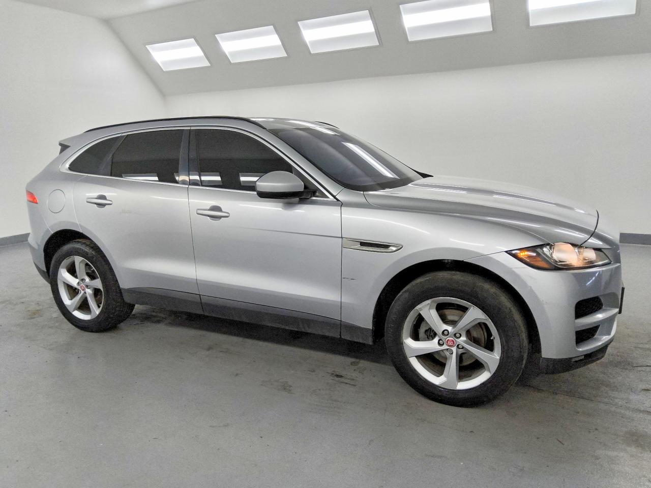 Jaguar F-PACE Premium