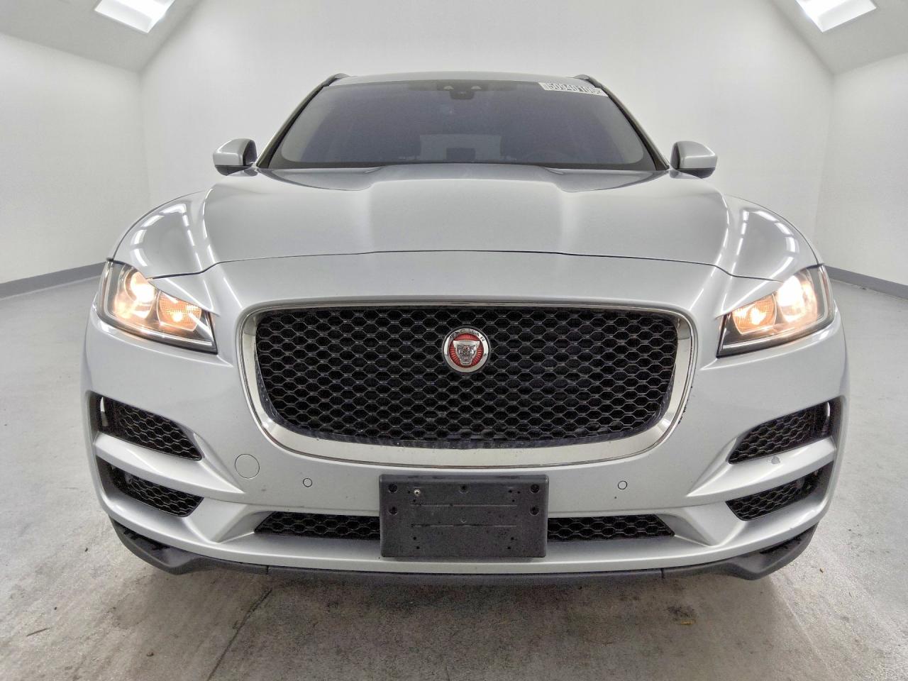 Jaguar F-PACE Premium