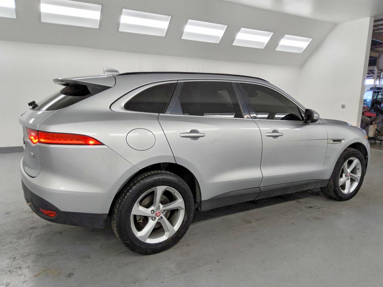 Jaguar F-PACE Premium